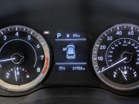 Used 2022 Hyundai Venue Limited image 19