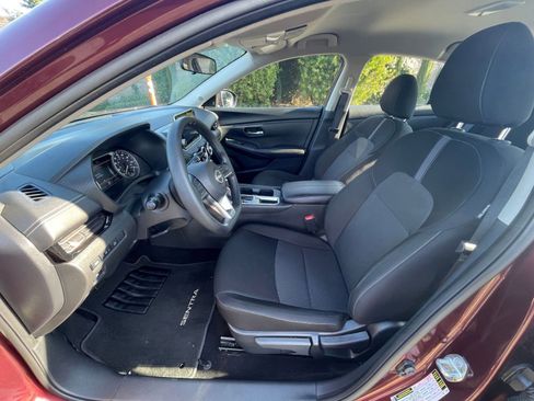 Used 2025 Nissan Sentra SV image 25