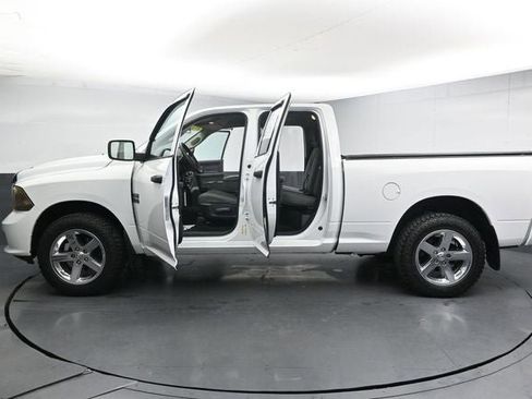 Used 2018 RAM 1500 Express w/ Express Value Package AWD/4WD image 37