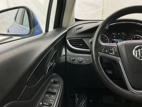 Used 2018 Buick Encore Essence FWD image 33
