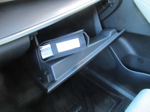 Used 2024 Nissan Rogue SV image 40