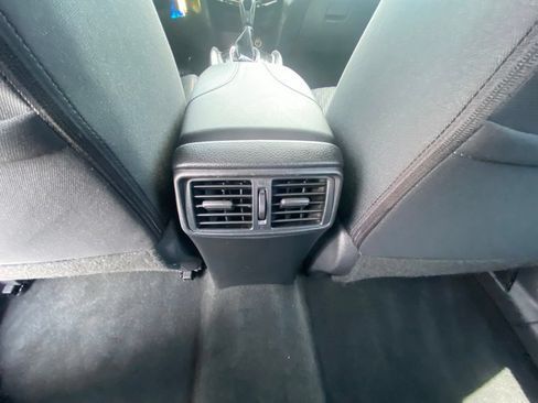 Used 2018 Nissan Rogue S FWD image 26