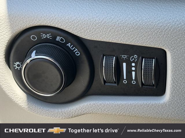 Used 2021 Chrysler Voyager LX FWD image 26