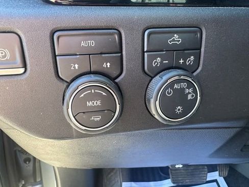 Used 2023 Chevrolet Silverado 1500 LT AWD/4WD image 27