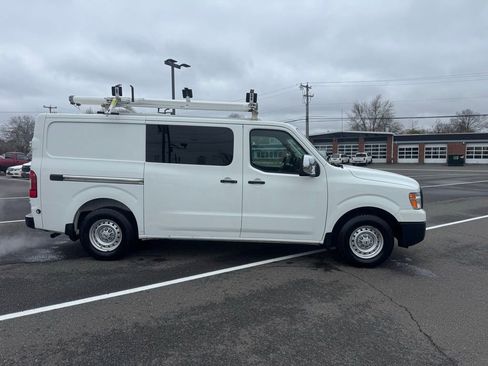 Used 2019 Nissan NV 3500 S image 4