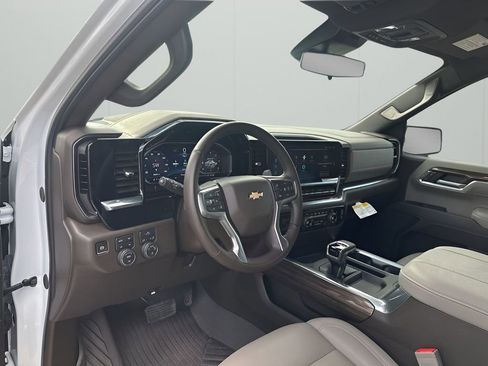 Certified 2025 Chevrolet Silverado 1500 LT image 26