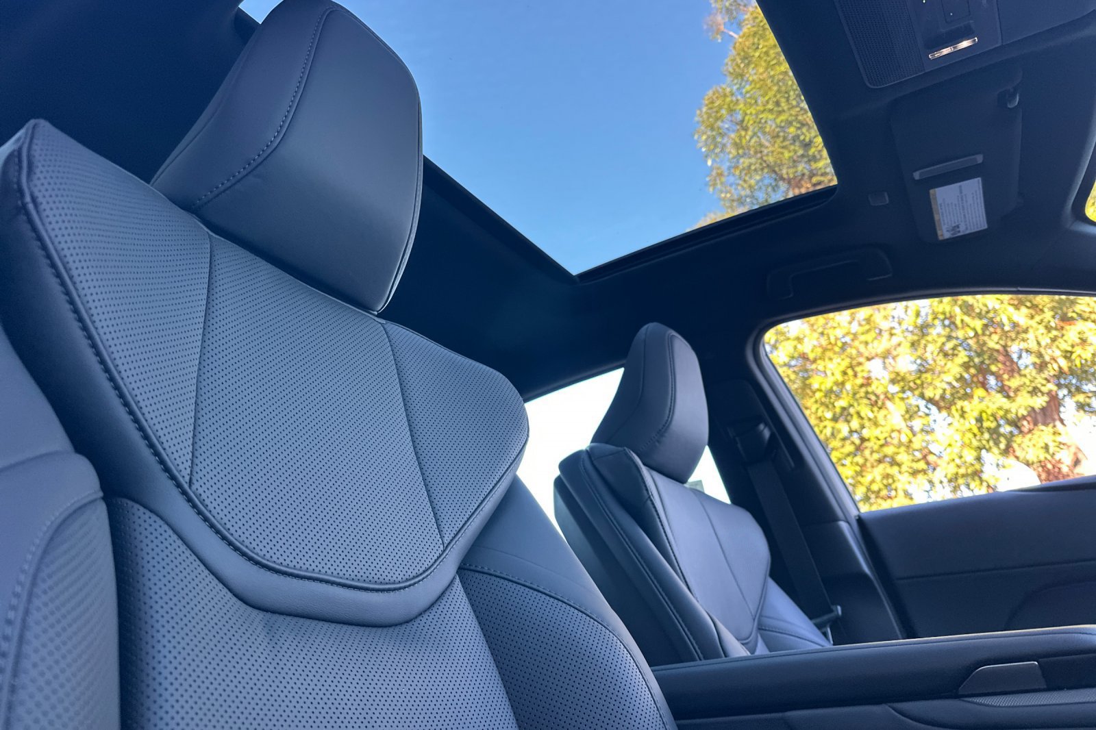 New 2026 Lexus ES 350h w/ Cold Area Package FWD image 13