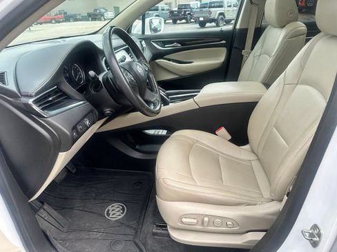 Used 2020 Buick Enclave Premium w/ Sun and Sites Package AWD/4WD image 24