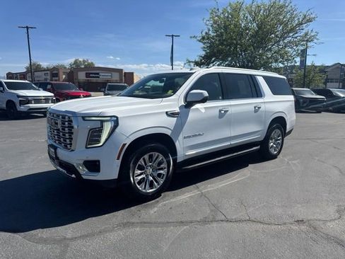 Used 2025 GMC Yukon XL Denali AWD/4WD image 3