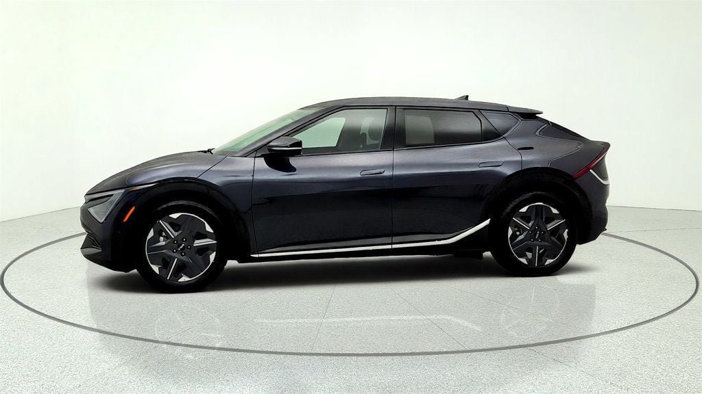 Used 2025 Kia EV6 Light w/ Light LR Technology Package RWD image 8