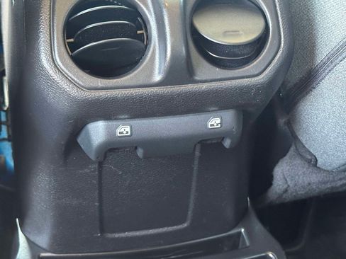Used 2024 Jeep Wrangler Unlimited AWD/4WD image 13