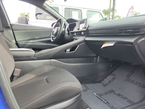 Certified 2025 Hyundai Elantra Sport FWD image 22