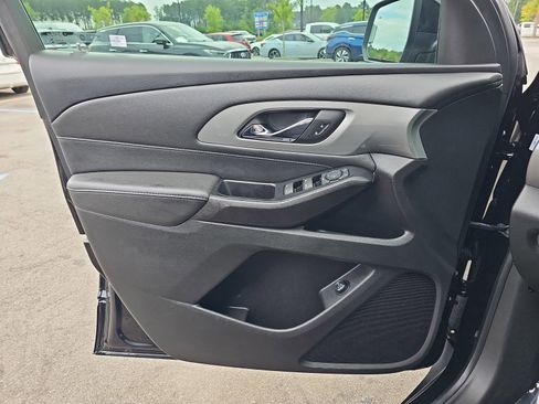 Used 2023 Chevrolet Traverse LT FWD image 30