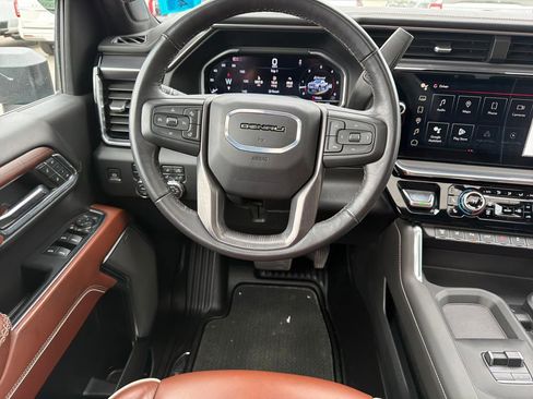 Used 2024 GMC Sierra 3500 Denali Ultimate AWD/4WD image 14