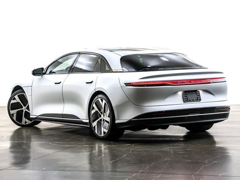 Used 2022 Lucid Air Dream Edition image 11