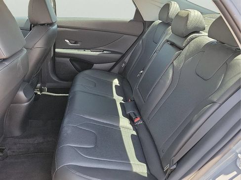 Used 2023 Hyundai Elantra Limited FWD image 13