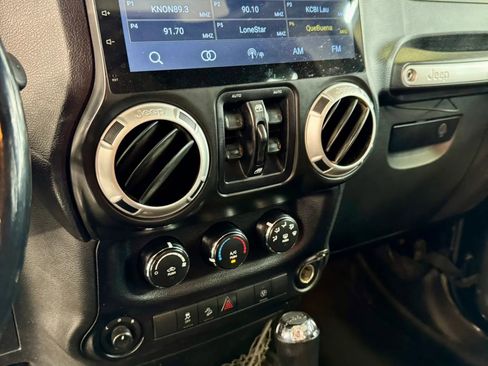 Used 2016 Jeep Wrangler Unlimited Sahara w/ Max Tow Package image 15