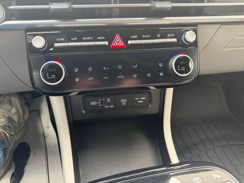 Used 2025 Hyundai Tucson Limited AWD/4WD image 24