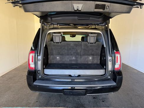 Used 2017 GMC Yukon SLT AWD/4WD image 39