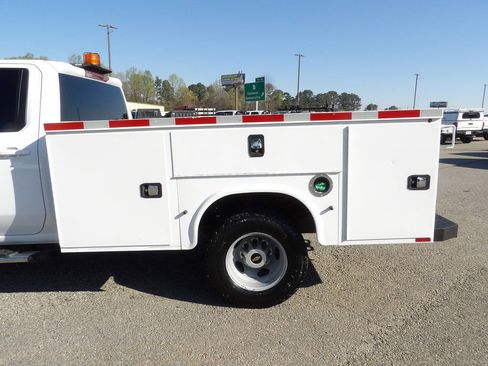 Used 2023 Chevrolet Silverado 3500 LT w/ Convenience Package image 49