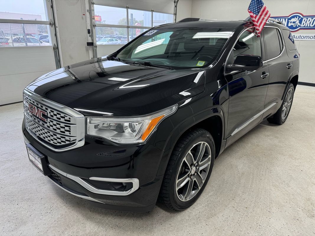 Used 2019 GMC Acadia Denali w/ Technology Package AWD/4WD image 2