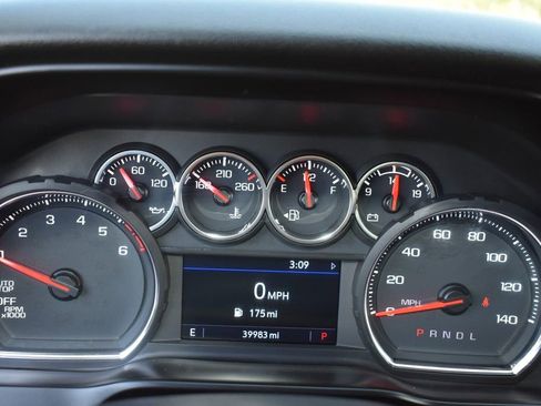 Used 2021 Chevrolet Silverado 1500 LT RWD image 12