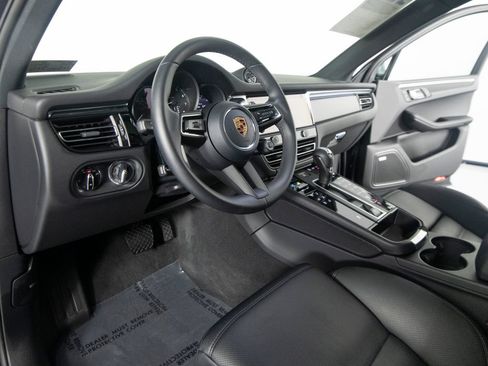 Certified 2026 Porsche Macan AWD/4WD image 16