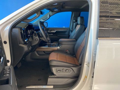 Certified 2025 Chevrolet Silverado 1500 High Country w/ High Country Premium Package image 12