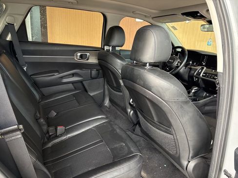 Used 2022 Kia Sorento S w/ Panoramic Sunroof Package image 22