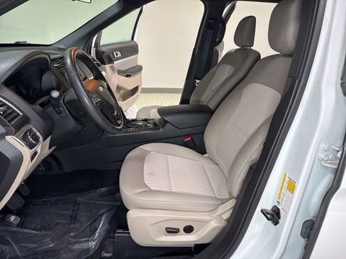Used 2019 Ford Explorer 4WD w/ Class III Trailer Tow Package image 12