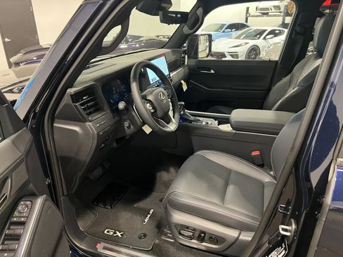 Used 2026 Lexus GX 550 image 10