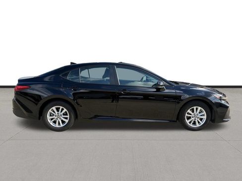 Used 2025 Toyota Camry LE FWD image 4