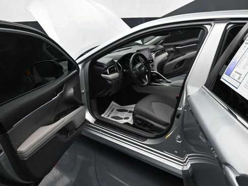 Used 2023 Toyota Camry LE w/ Convenience Package FWD image 16