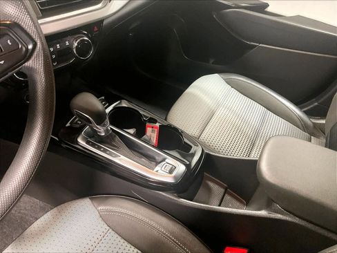 Used 2024 Chevrolet Trax LT image 20