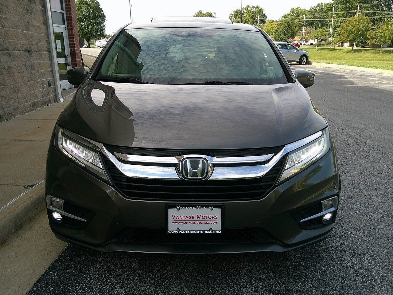 Used 2018 Honda Odyssey Touring image 3