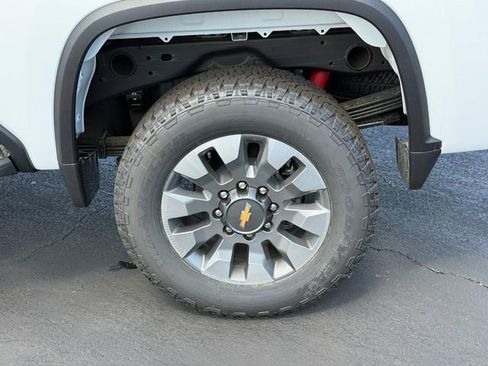 New 2026 Chevrolet Silverado 2500 Custom w/ Custom Value Package AWD/4WD image 5