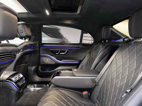 Used 2021 Mercedes-Benz S 580 4MATIC Sedan w/ AMG Line image 9