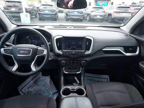 Used 2024 GMC Terrain SLE FWD image 15
