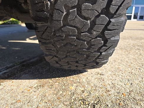 Used 2017 Toyota Tacoma SR5 w/ Tow Package image 33