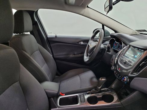 Used 2018 Chevrolet Cruze LT w/ Convenience Package FWD image 21