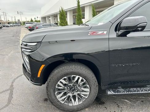 Used 2025 Chevrolet Suburban Z71 w/ Z71 Off-Road Package AWD/4WD image 10