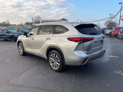 Used 2021 Toyota Highlander Platinum image 39