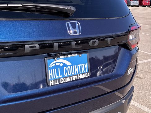 Certified 2025 Honda Pilot EX-L image 13