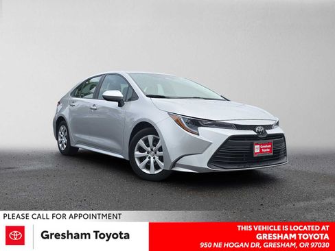 Used 2025 Toyota Corolla LE FWD image 1