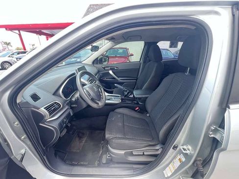 Used 2020 Mitsubishi Eclipse Cross LE FWD image 12