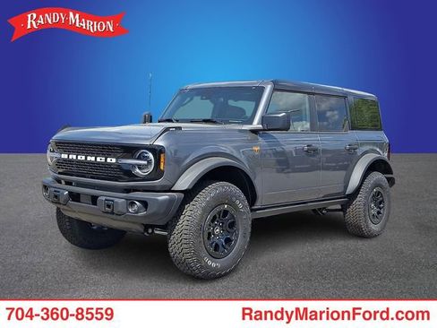 New 2026 Ford Bronco Badlands w/ Sasquatch Package image 1