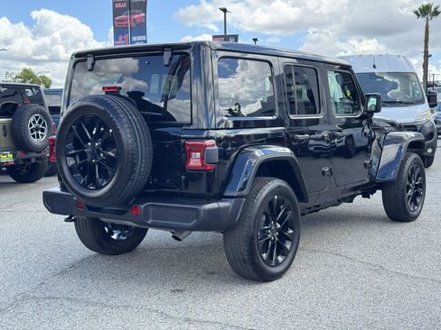 Used 2025 Jeep Wrangler Sahara w/ Safety Group image 7