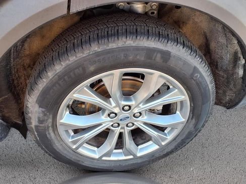 Used 2023 Ford Explorer XLT w/ Equipment Group 202A image 38