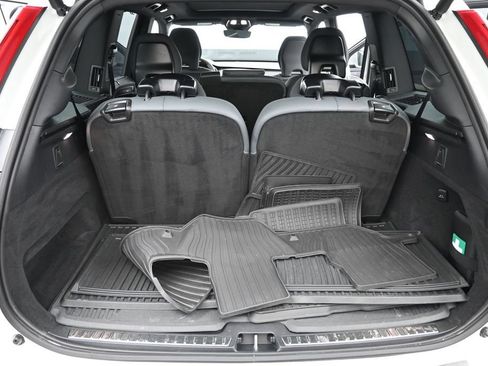 Certified 2025 Volvo XC90 T8 Ultra w/ Protection Package Premier AWD/4WD image 20