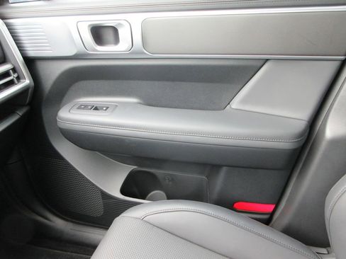 Used 2025 Hyundai Santa Fe SEL FWD image 31